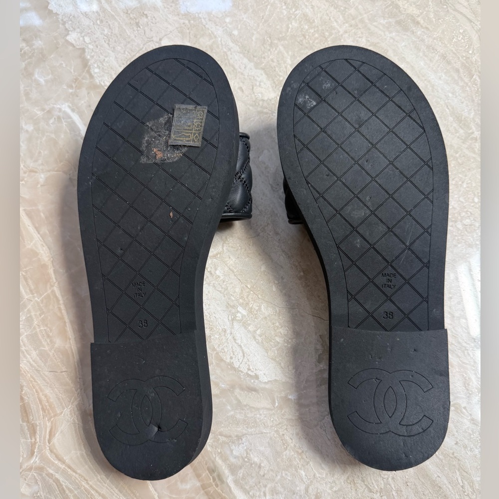 Chanel Slide Sandals Quilted Lambskin Size 38 - Picture 9 of 14